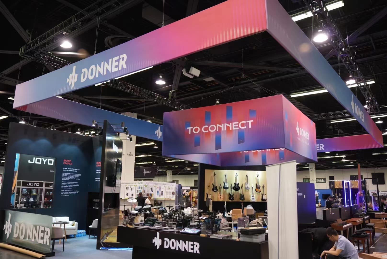 NAMM Show - DONNER